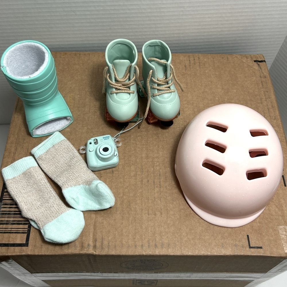Doll Accessories Lot Roller-skates Helmet Camera Socks Cast for 18" Doll